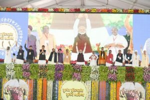 मोदी है तो मुमकिन है! आज विश्व के लोकप्रिय नेता एवं भारत के यशस्वी प्रधानमंत्री माननीय श्री Narendra Modi  जी ने  बीना में ₹49 हजार करोड़ के रिफाइनरी पेट्रोकेमिकल कॉम्पलेक्स एवं ₹1800 करोड़ की औद्योगिक परियोजनाओं का शिलान्यास अपने शुभ करकमलों द्वारा किया है।